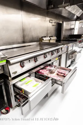 $6,450,000 | 117 West Pine Street, Pinedale, WY 82941