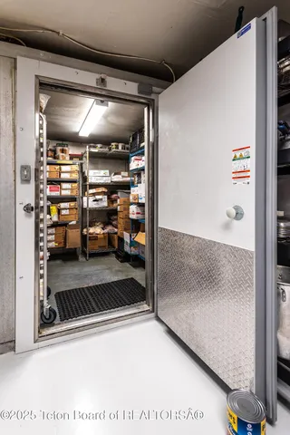 $6,450,000 | 117 West Pine Street, Pinedale, WY 82941