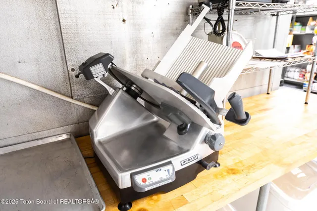 $6,450,000 | 117 West Pine Street, Pinedale, WY 82941