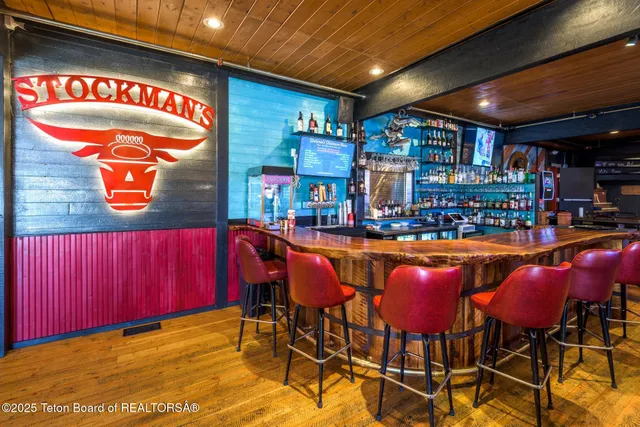 $6,450,000 | 117 West Pine Street, Pinedale, WY 82941