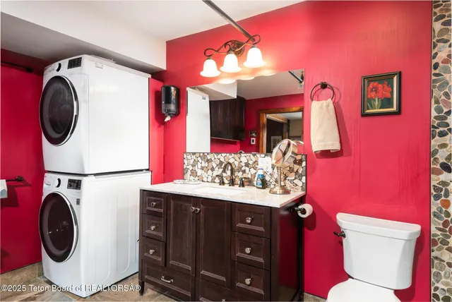 $6,450,000 | 117 West Pine Street, Pinedale, WY 82941