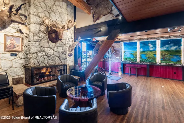 $6,450,000 | 117 West Pine Street, Pinedale, WY 82941