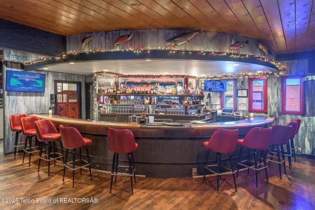 $6,450,000 | 117 West Pine Street, Pinedale, WY 82941