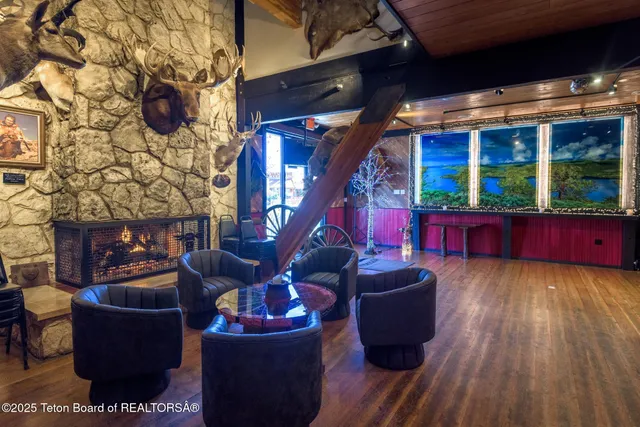 $6,450,000 | 117 West Pine Street, Pinedale, WY 82941