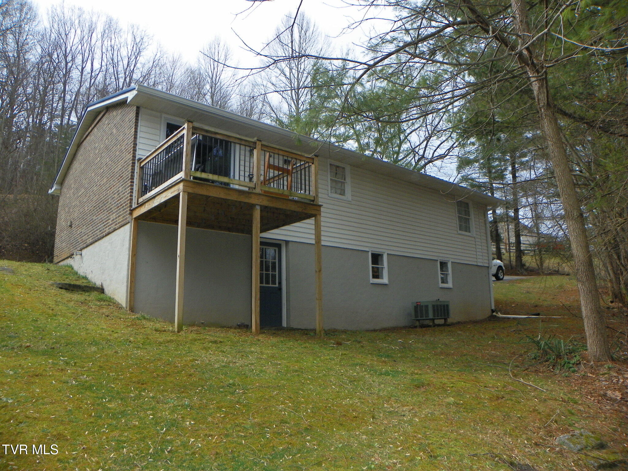 464 Pugh Mountain Road Marion, VA 24354 - Photo 25 of 41 100_0202