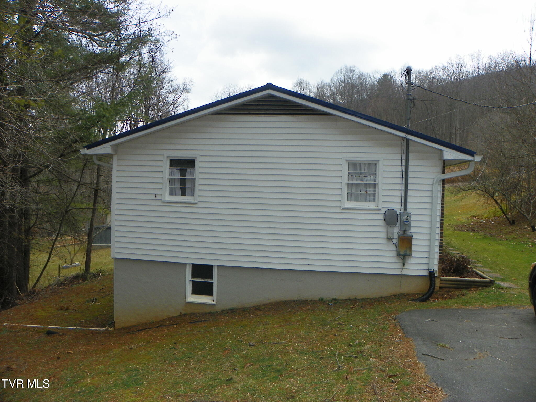 464 Pugh Mountain Road Marion, VA 24354 - Photo 28 of 41 100_0208