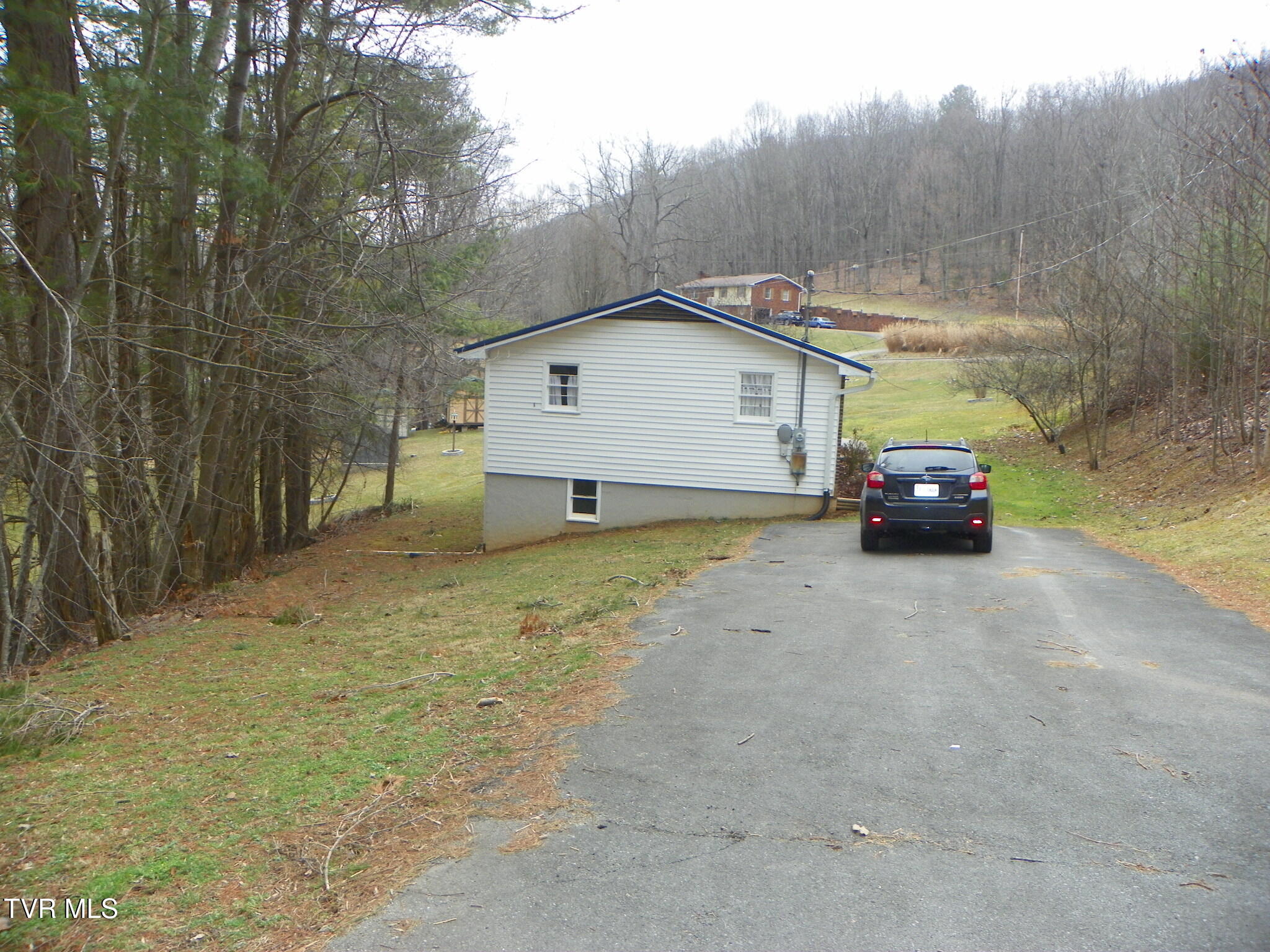 464 Pugh Mountain Road Marion, VA 24354 - Photo 32 of 41 100_0217