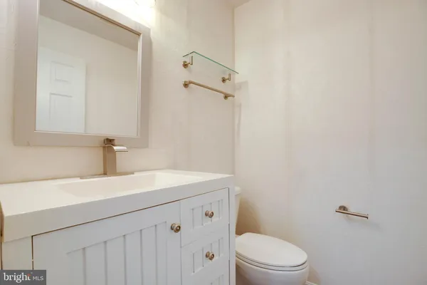 $3,600 | 5097 Pale Moon Way, Centreville, VA 20120