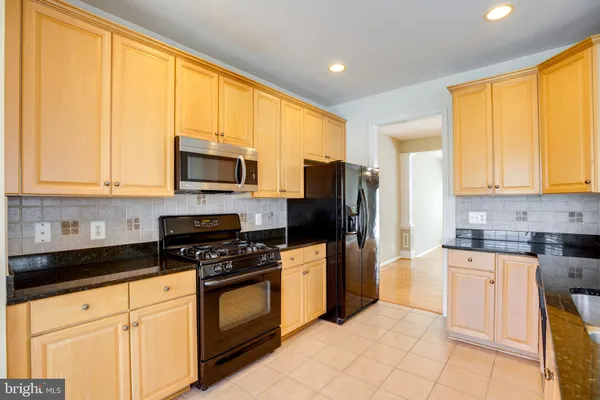 $3,600 | 5097 Pale Moon Way, Centreville, VA 20120