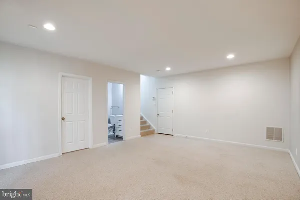 $3,600 | 5097 Pale Moon Way, Centreville, VA 20120