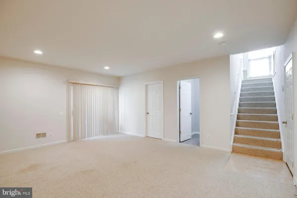 $3,600 | 5097 Pale Moon Way, Centreville, VA 20120