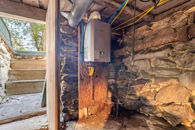 $179,900 | 2094 North Palermo Road, Palermo, ME 04354