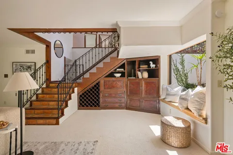 $2,195,000 | 19805 Valley View Drive, Topanga, CA 90290