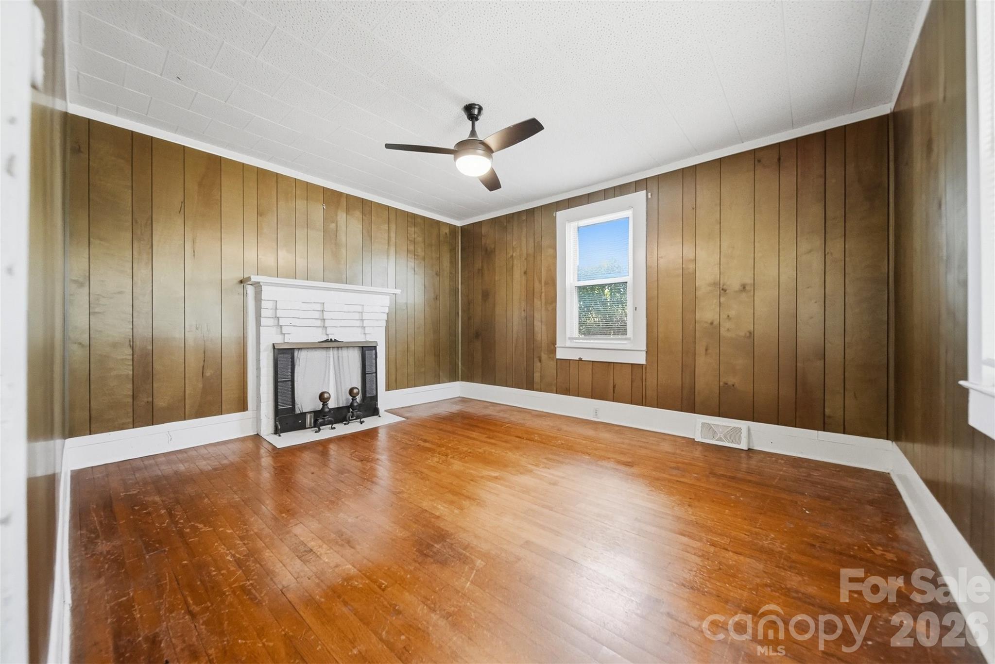 592 Main Street Hudson, NC 28638 - Photo 4 of 33