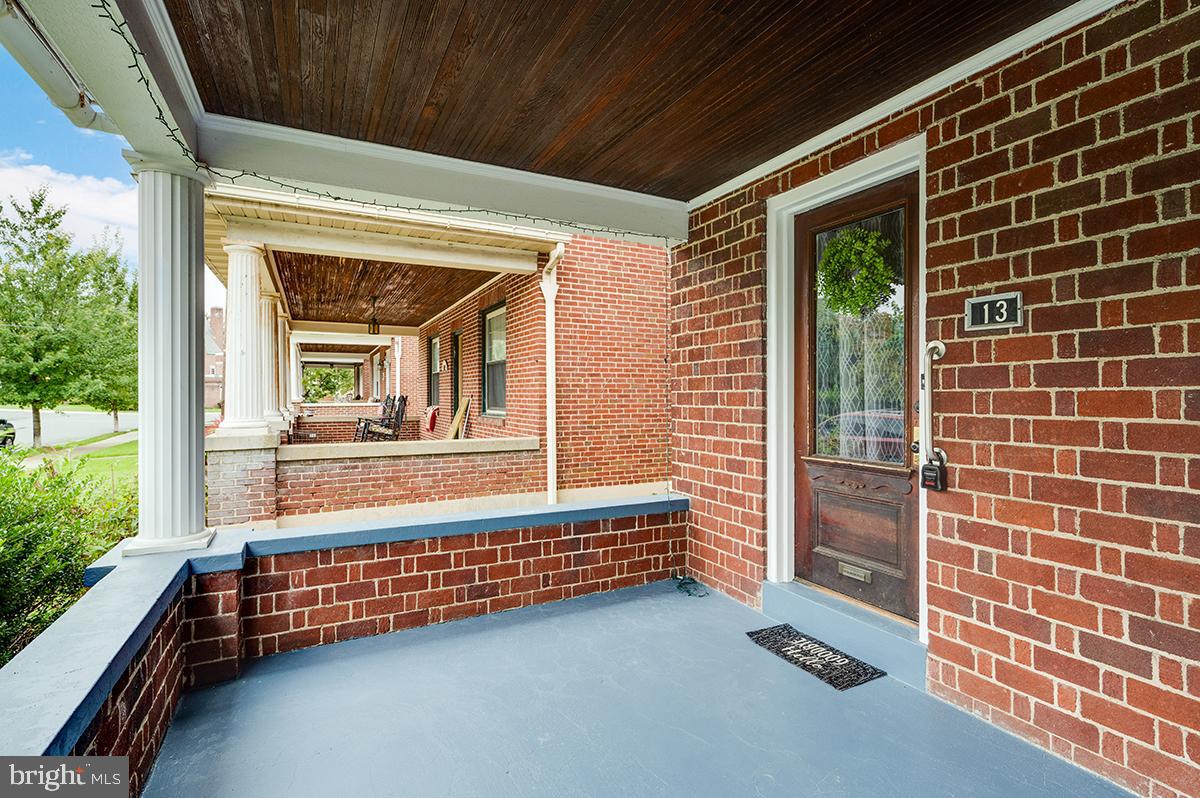 13 East Walnut Street Shillington, PA 19607 - Photo 3 of 37 Gallery Image 3