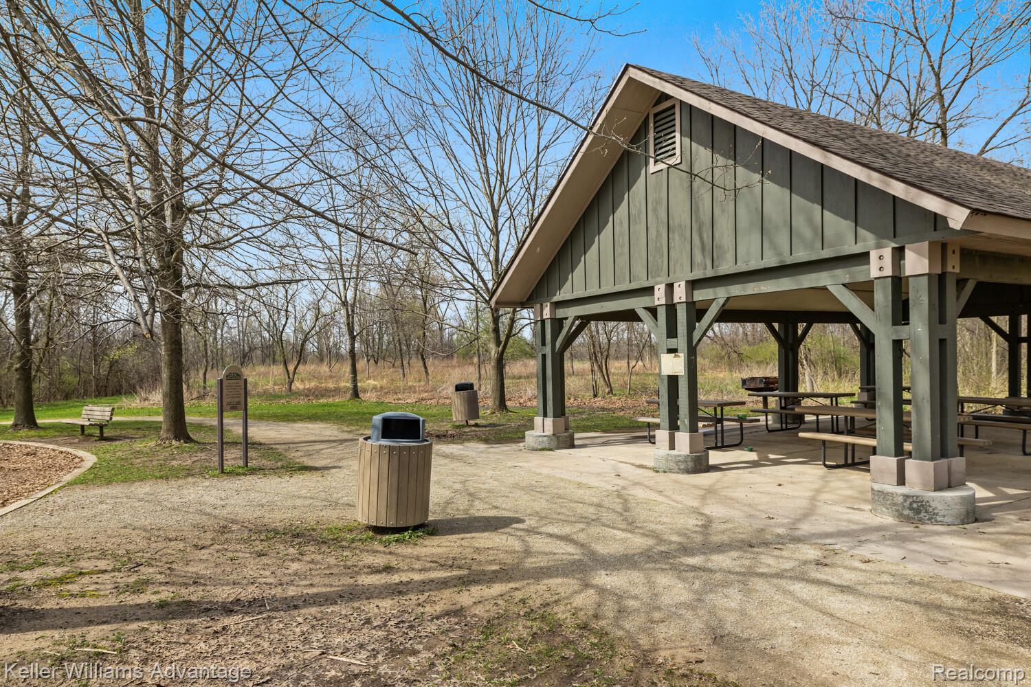 4100 Norwich Court Rochester, MI 48306 - Photo 69 of 72 View of community featuring a patio