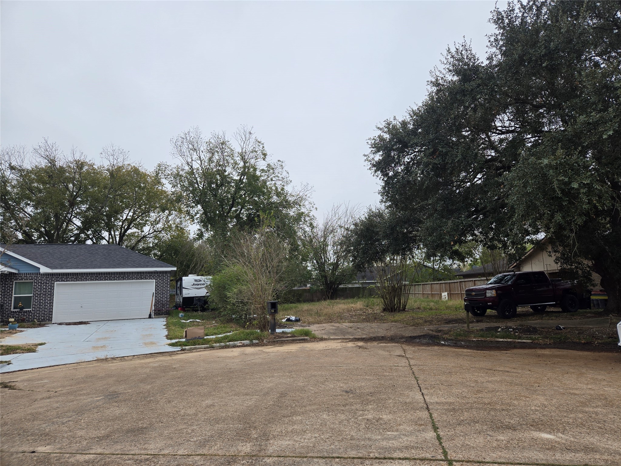 7111 Towerview Lane Houston, TX 77489 - Photo 3 of 6 a front view of a house with a yard