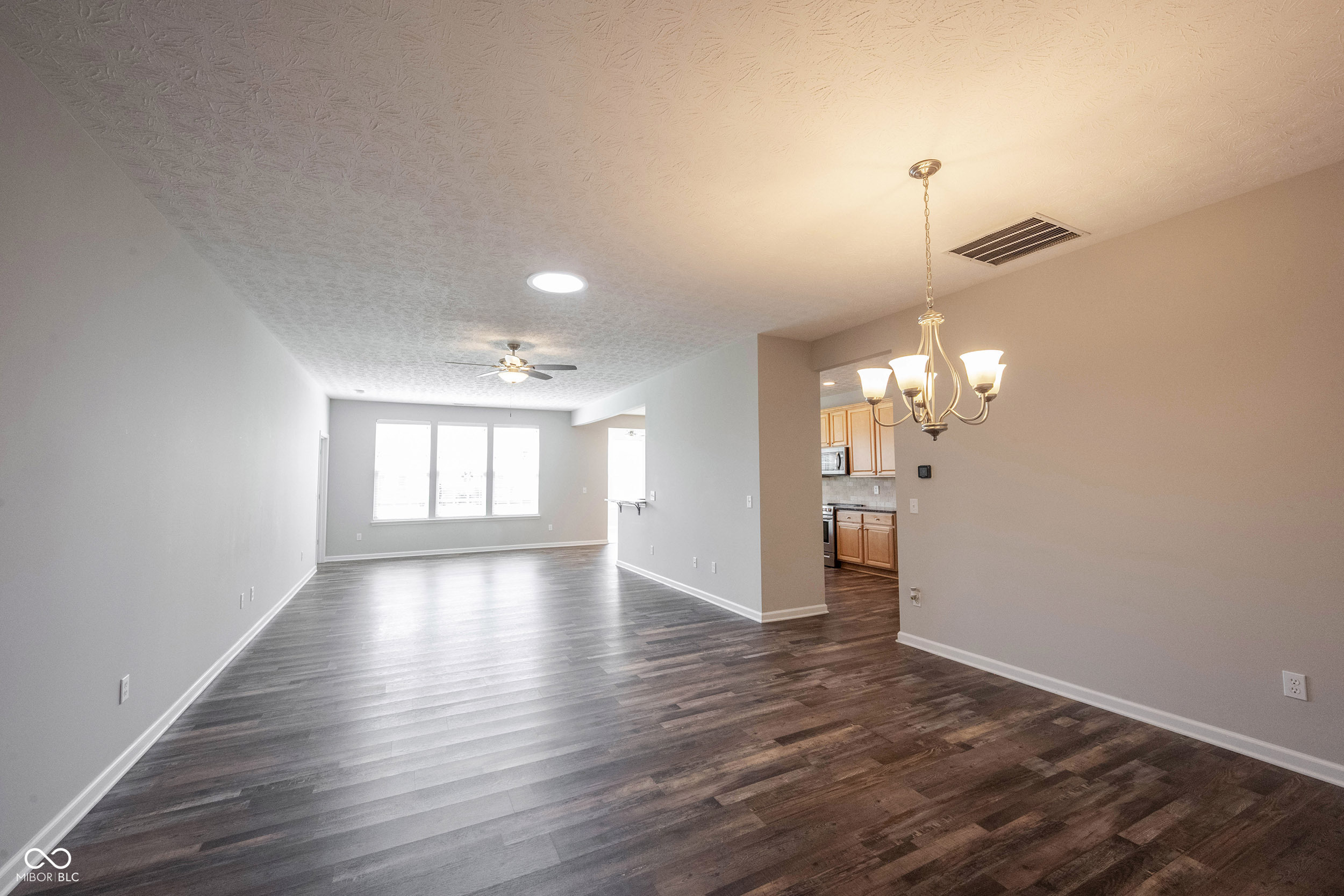 13023 Venito Trail Fishers, IN 46037 - Photo 3 of 43