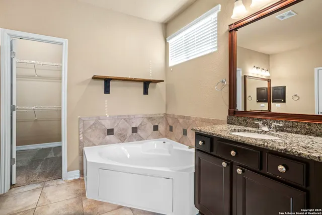$3,400 | 28915 Gooseberry, San Antonio, TX 78260