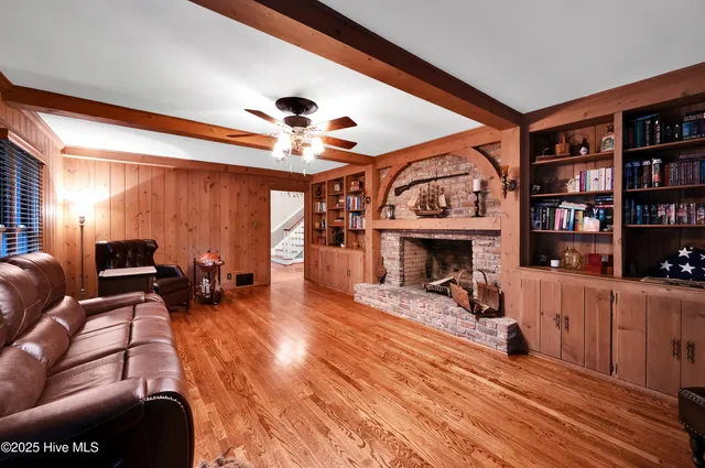 $647,500 | 204 Williamsburg Drive, Greenville, NC 27858