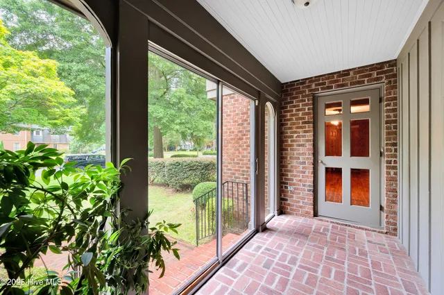 $647,500 | 204 Williamsburg Drive, Greenville, NC 27858