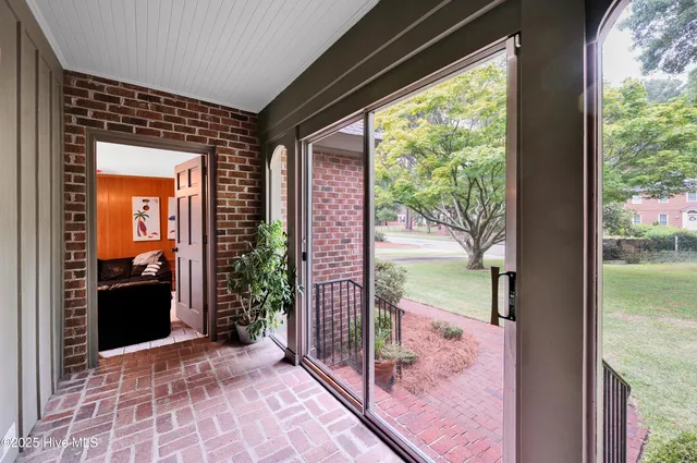 $647,500 | 204 Williamsburg Drive, Greenville, NC 27858