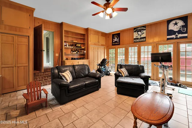 $647,500 | 204 Williamsburg Drive, Greenville, NC 27858