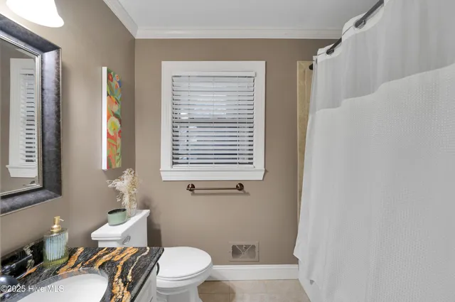 $647,500 | 204 Williamsburg Drive, Greenville, NC 27858