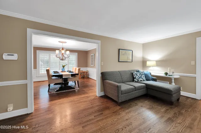 $647,500 | 204 Williamsburg Drive, Greenville, NC 27858