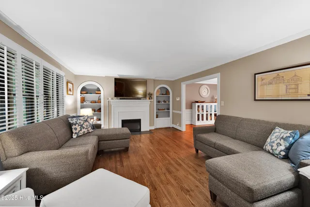 $647,500 | 204 Williamsburg Drive, Greenville, NC 27858