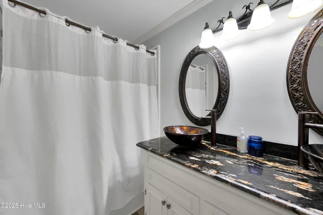 $647,500 | 204 Williamsburg Drive, Greenville, NC 27858