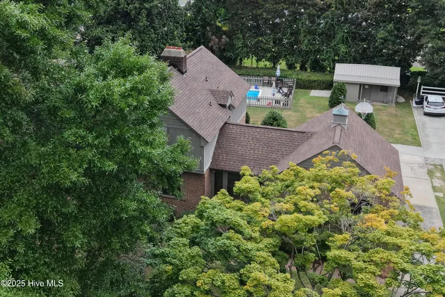 $647,500 | 204 Williamsburg Drive, Greenville, NC 27858