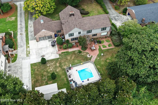 $647,500 | 204 Williamsburg Drive, Greenville, NC 27858