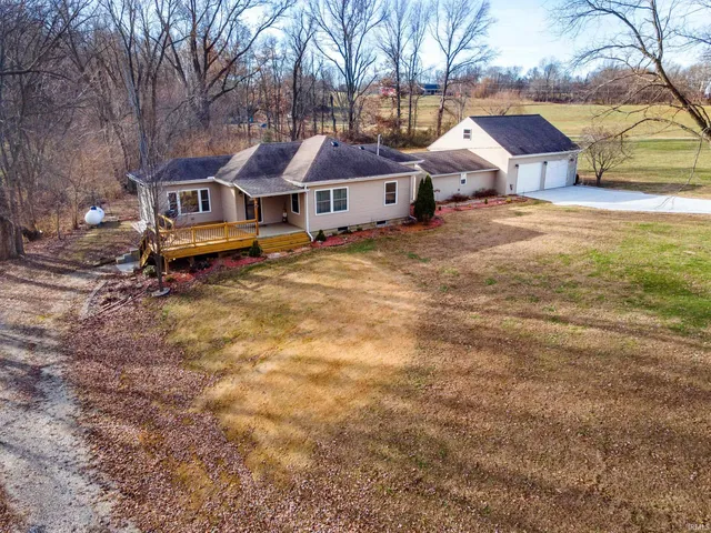 $299,000 | 841 West Airport Road, Vincennes, IN 47591