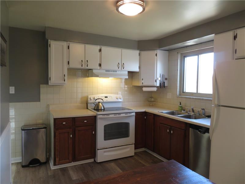 1074 Brinton Road Pittsburgh, PA 15221 - Photo 5 of 18 Gallery Image 5