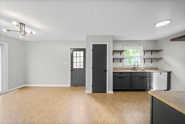 $1,700 | 194 Bob White Drive, Clarksville, TN 37042