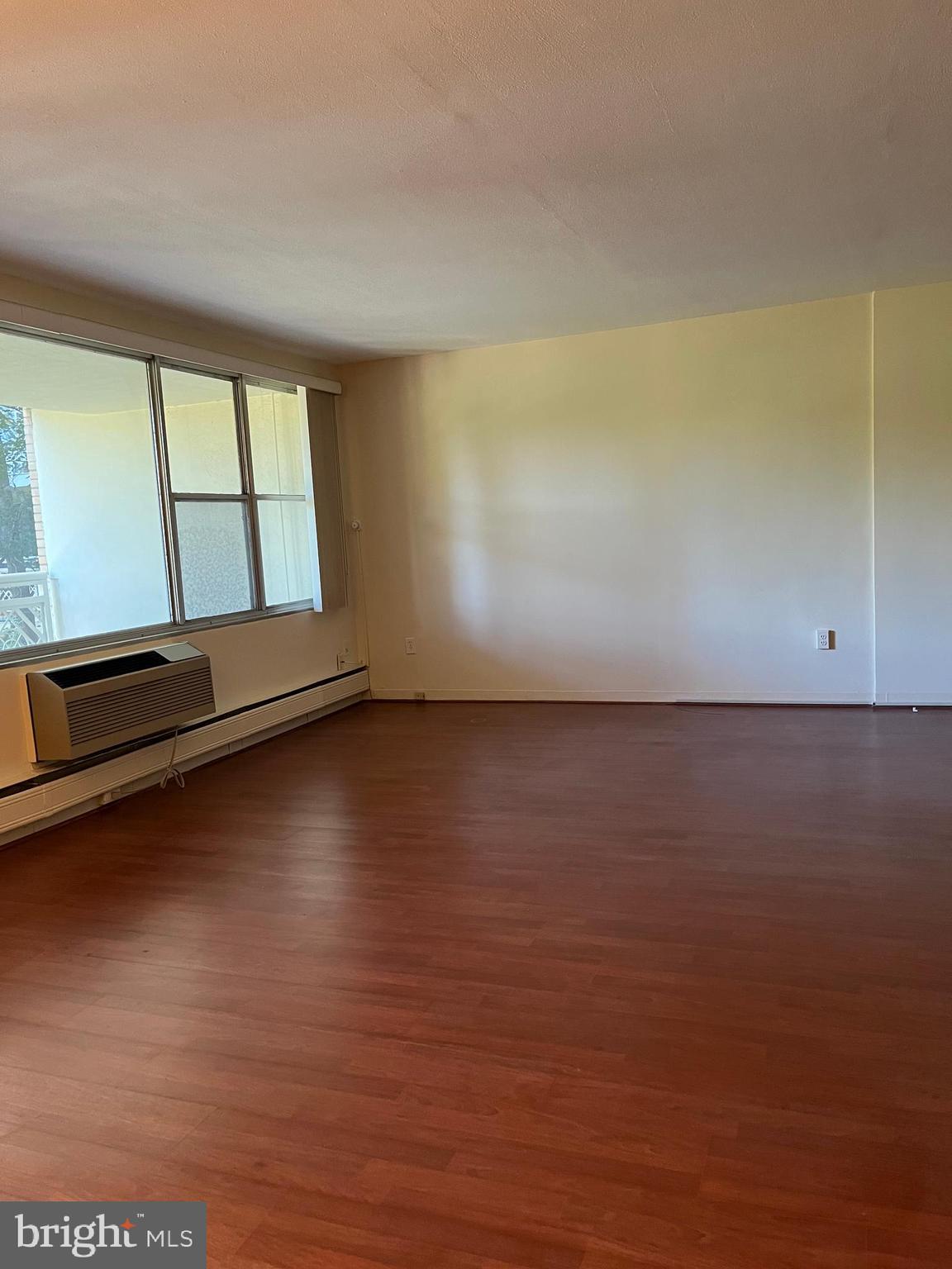 7900 Old York Road, Unit 404A Elkins Park, PA 19027 - Photo 7 of 28 Living room