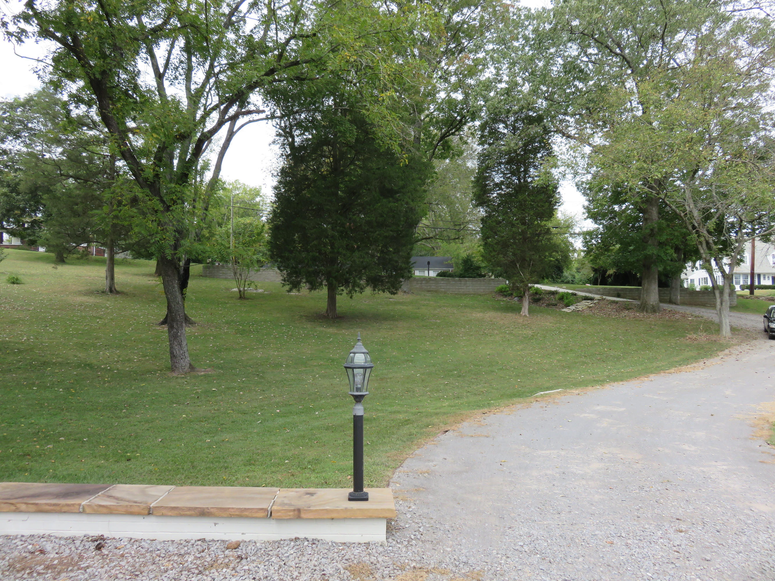 707 Eagle Bend Road Clinton, TN 37716 - Photo 3 of 40 IMG_0109