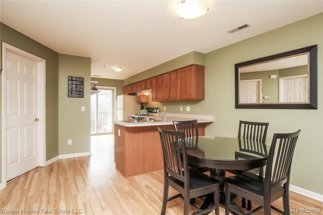 4305 Schaefer Road Dearborn, MI 48126 - Photo 8 of 27 008-Dining_Room-5647408-medium.jpg