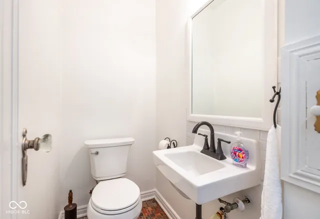 $2,500 | 3605 Hemlock Avenue, Indianapolis, IN 46205