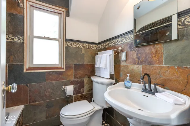 $2,500 | 3605 Hemlock Avenue, Indianapolis, IN 46205