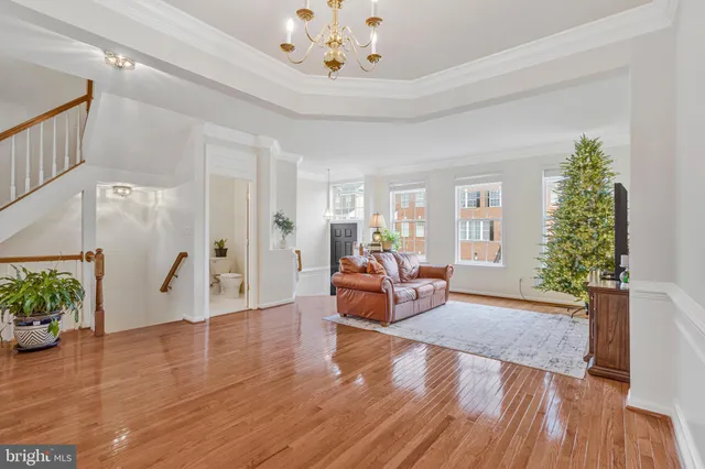 $689,999 | 43035 Rundle Terrace, Leesburg, VA 20176