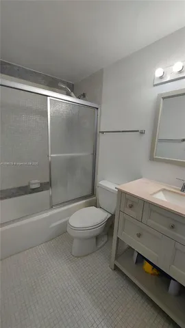 $2,450 | 825 Brickell Bay Drive, Unit 443, Miami, FL 33131