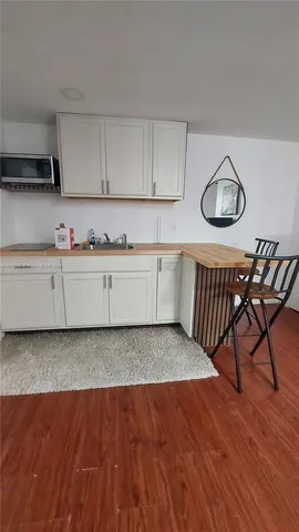 $2,450 | 825 Brickell Bay Drive, Unit 443, Miami, FL 33131