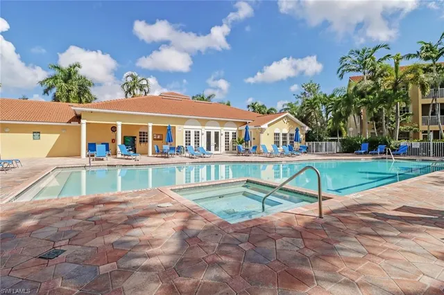 $350,000 | 4680 St Croix Lane, Unit 537, Naples, FL 34109