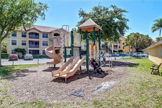 $350,000 | 4680 St Croix Lane, Unit 537, Naples, FL 34109