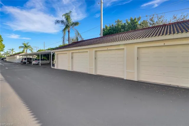 $350,000 | 4680 St Croix Lane, Unit 537, Naples, FL 34109