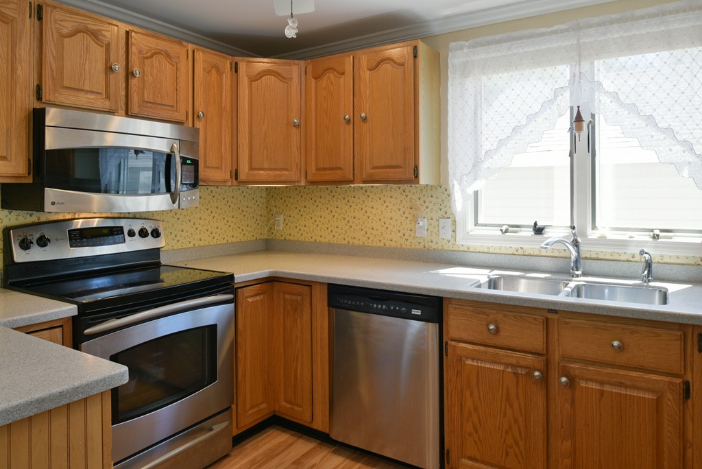 17 Brooks Road Salisbury, MA 01952 - Photo 11 of 26 Gallery Image 11