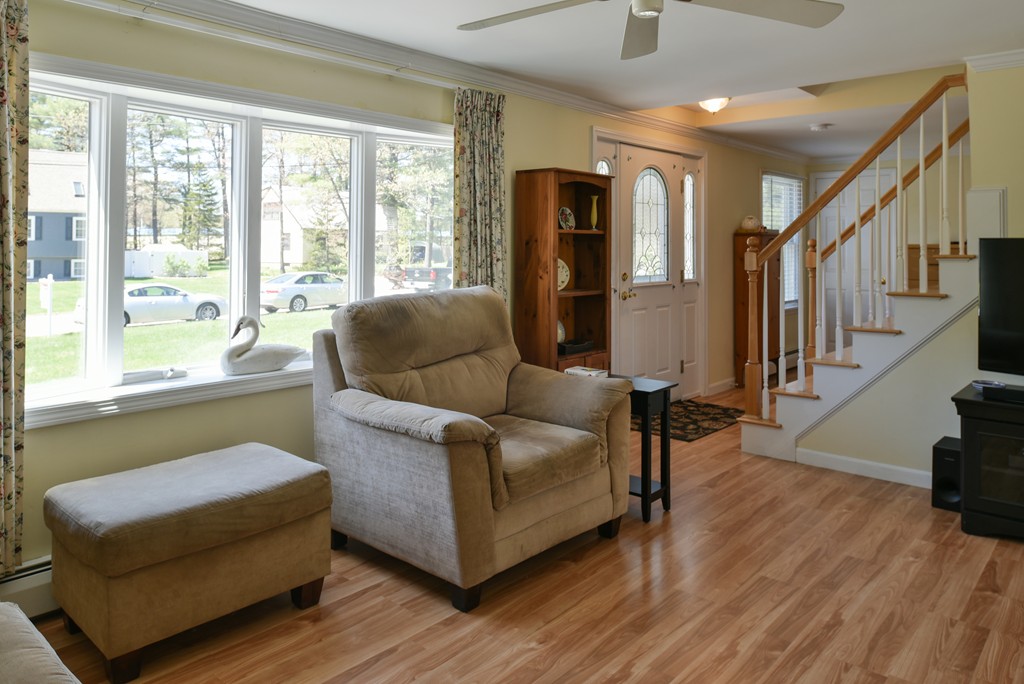 17 Brooks Road Salisbury, MA 01952 - Photo 5 of 26 Gallery Image 5