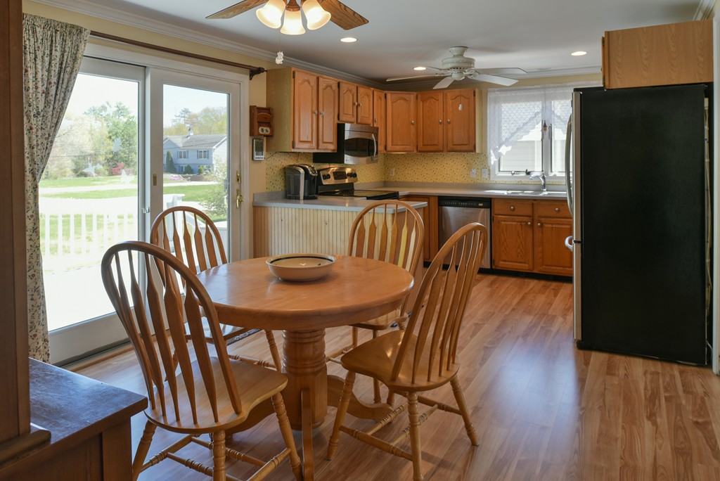17 Brooks Road Salisbury, MA 01952 - Photo 8 of 26 Gallery Image 8